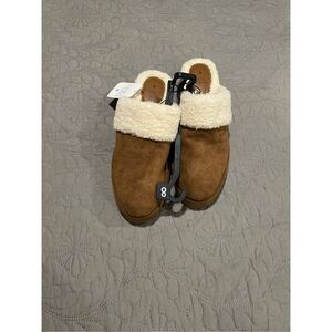 Time and Tru Women’s 8 Tan and Cream Soft Platform Slip On Shoes New